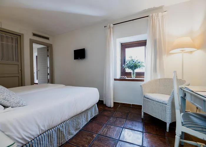 Palacio De Navas 3*