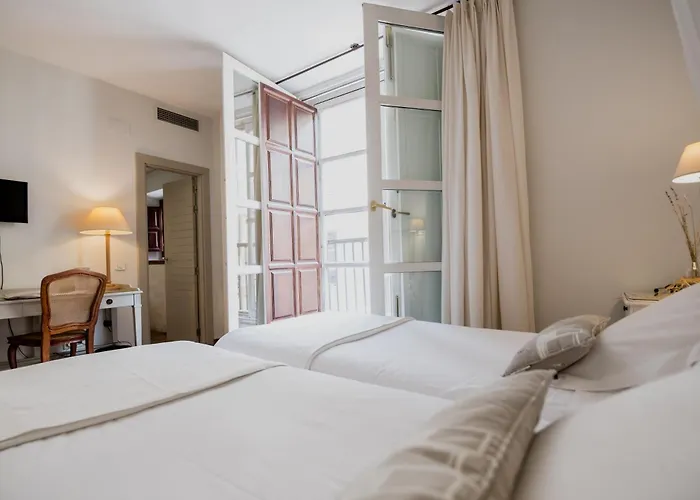 Palacio De Navas 3*